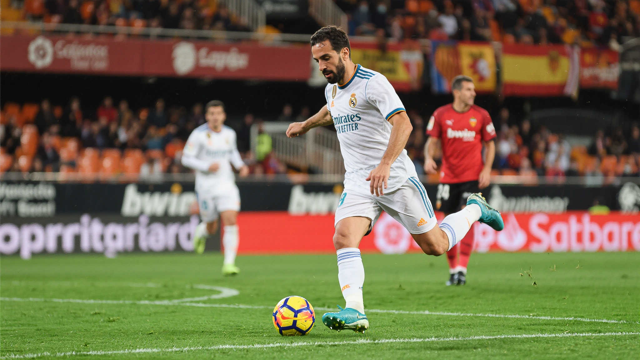 40岁卡索拉引领家乡队重返西甲,宝刀未老未来再展活力 40岁卡索拉引领家乡队重返西甲,宝刀未老未来再展活力